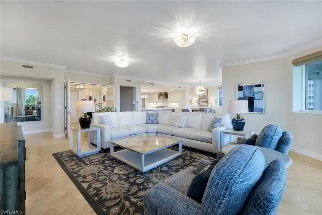 265 Indies Way 403, Naples, FL 34110-4