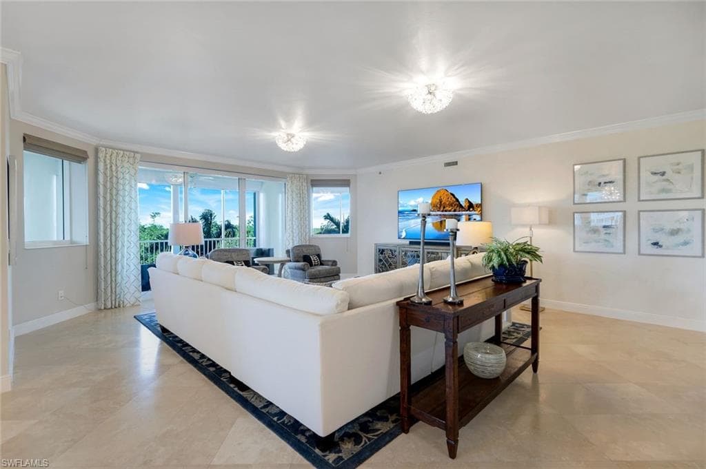 265 Indies Way 403, Naples, FL 34110-7