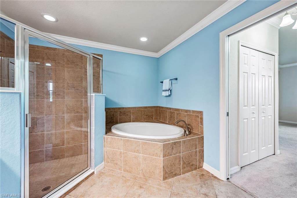 3165 Aviamar Cir 102, Naples, FL 34114-18