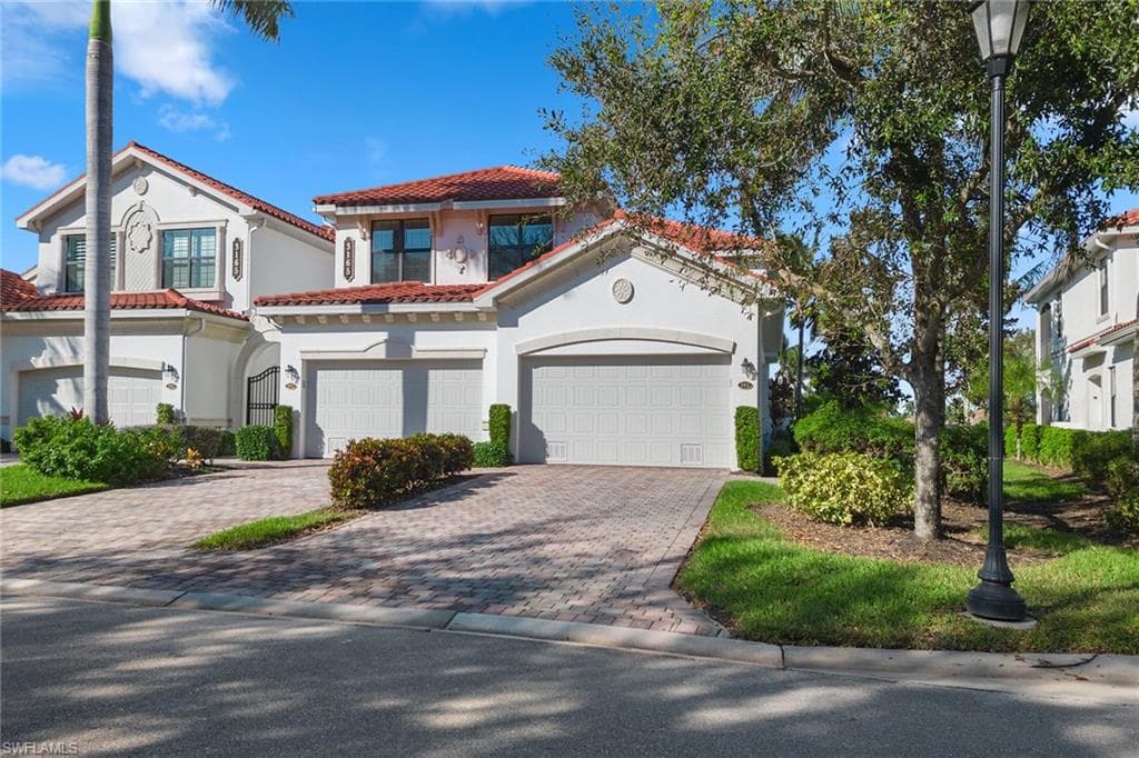 3165 Aviamar Cir 102, Naples, FL 34114-38