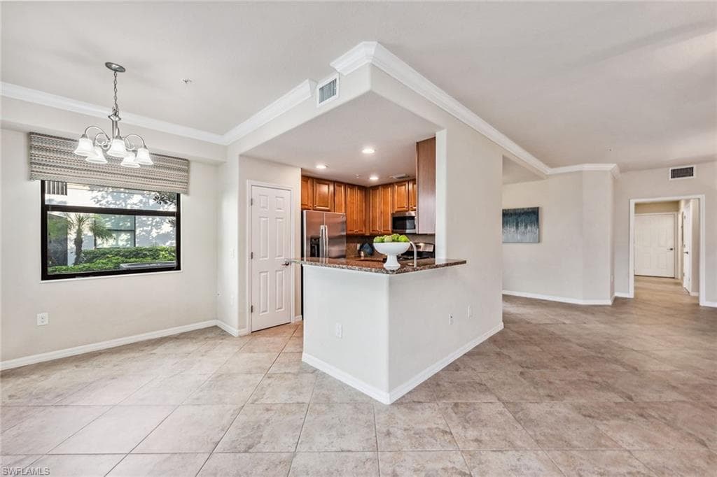 3165 Aviamar Cir 102, Naples, FL 34114-7