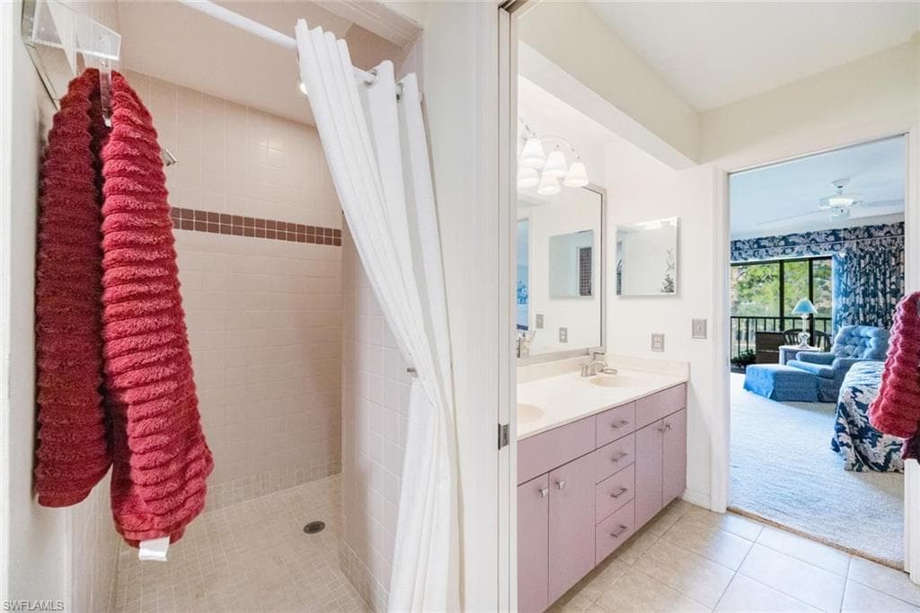 76 Cypress View Dr E-76, Naples, FL 34113-13