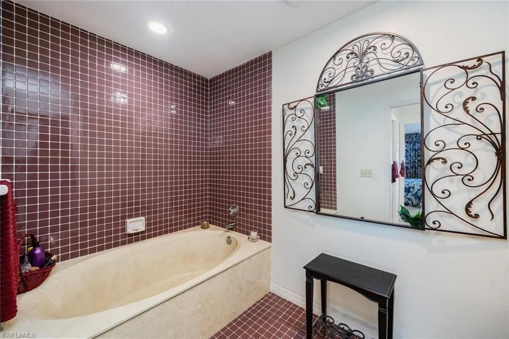 76 Cypress View Dr E-76, Naples, FL 34113-14