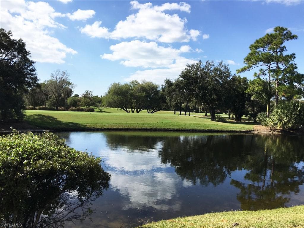76 Cypress View Dr E-76, Naples, FL 34113-34