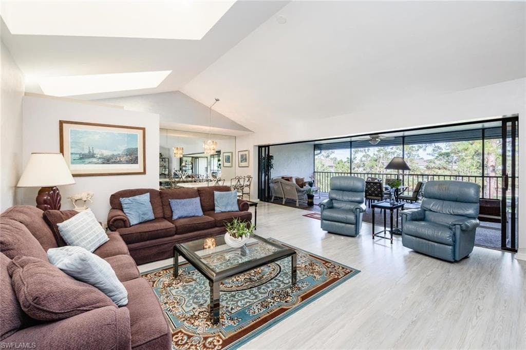 76 Cypress View Dr E-76, Naples, FL 34113-3