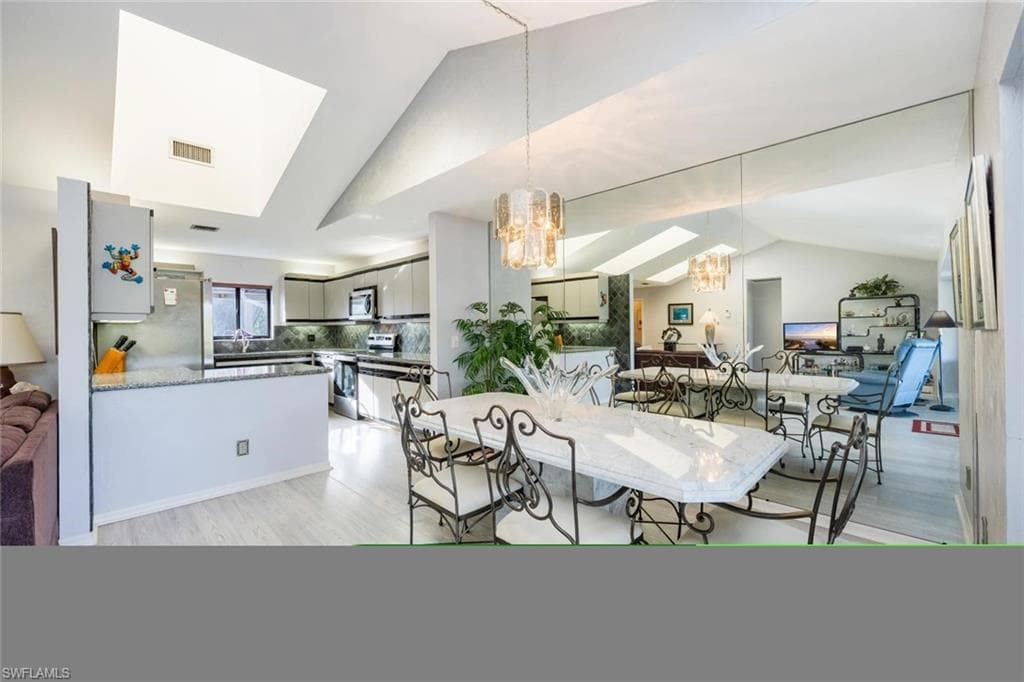 76 Cypress View Dr E-76, Naples, FL 34113-5
