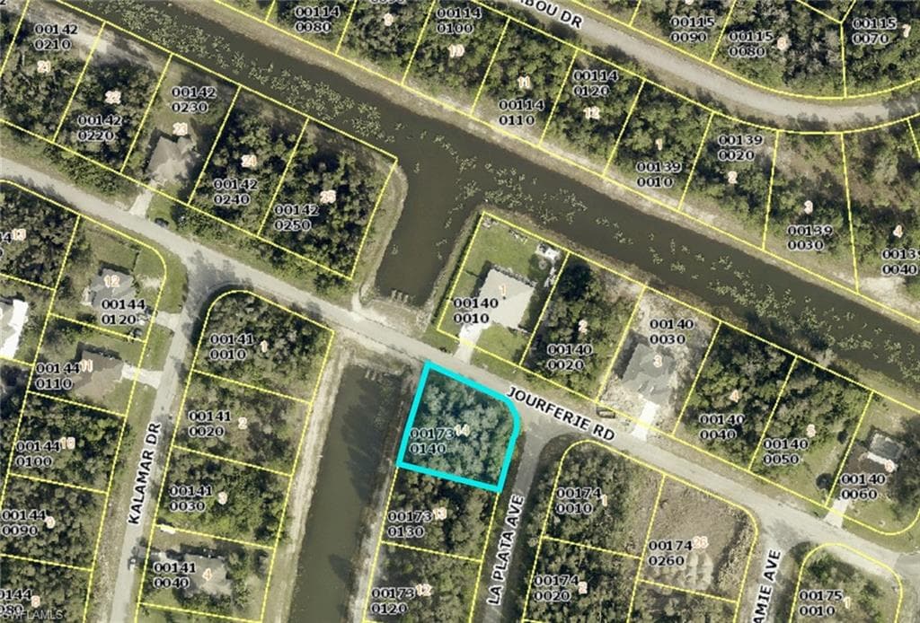 710 La Plata Ave, Lehigh Acres, FL 33974-2
