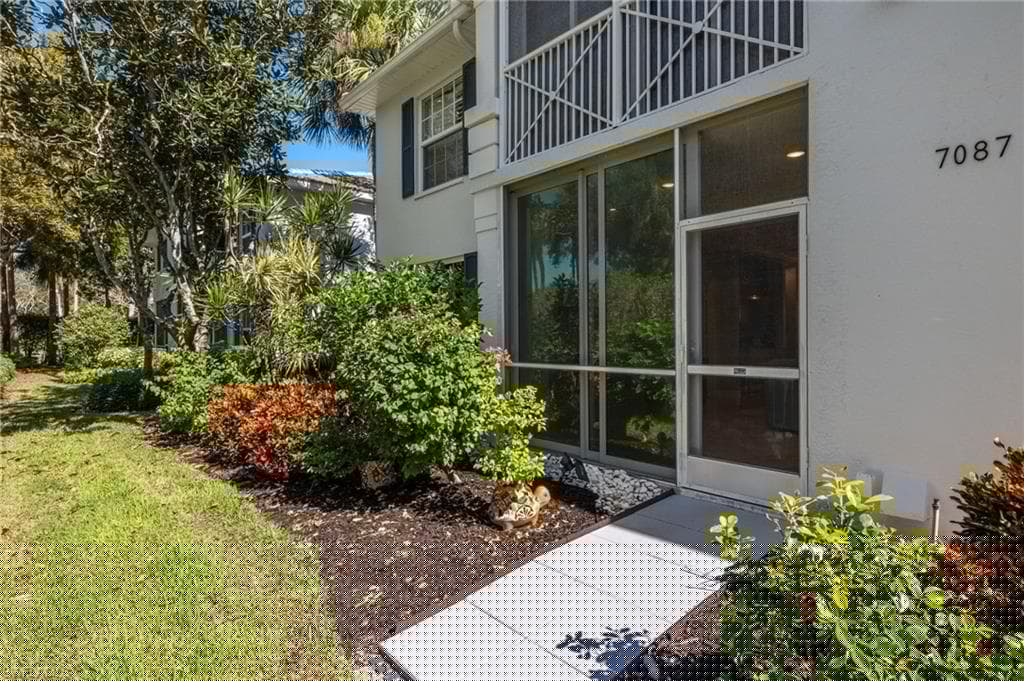 7087 Barrington Cir 102, Naples, FL 34108-14