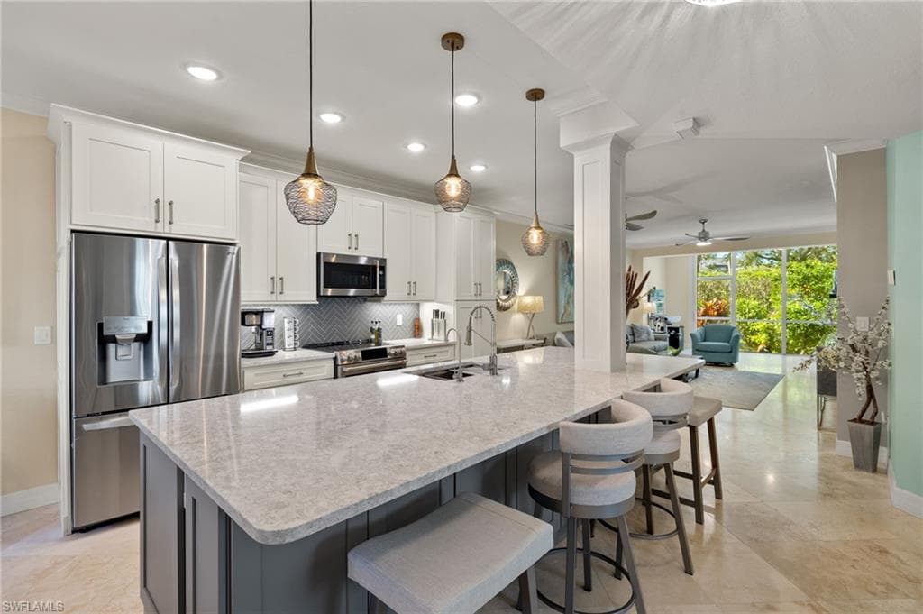 7087 Barrington Cir 102, Naples, FL 34108-2