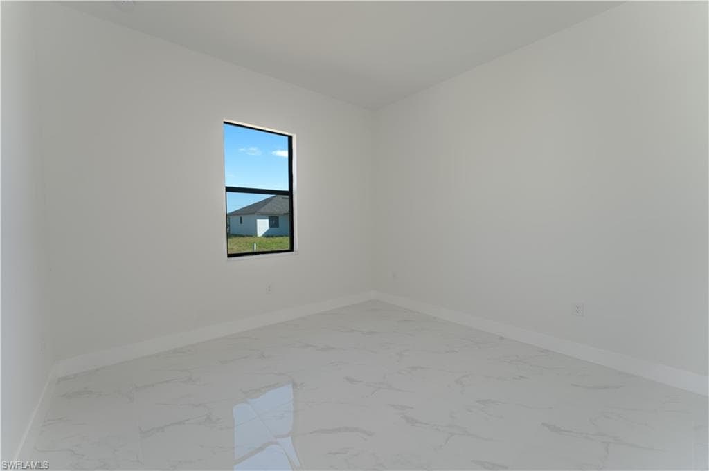 1407 5th Ave, Cape Coral, FL 33909-10