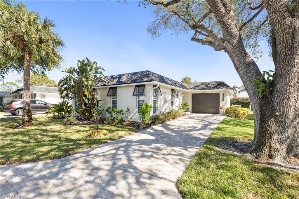 260 Lanchester Ct 36, Naples, FL 34112-1