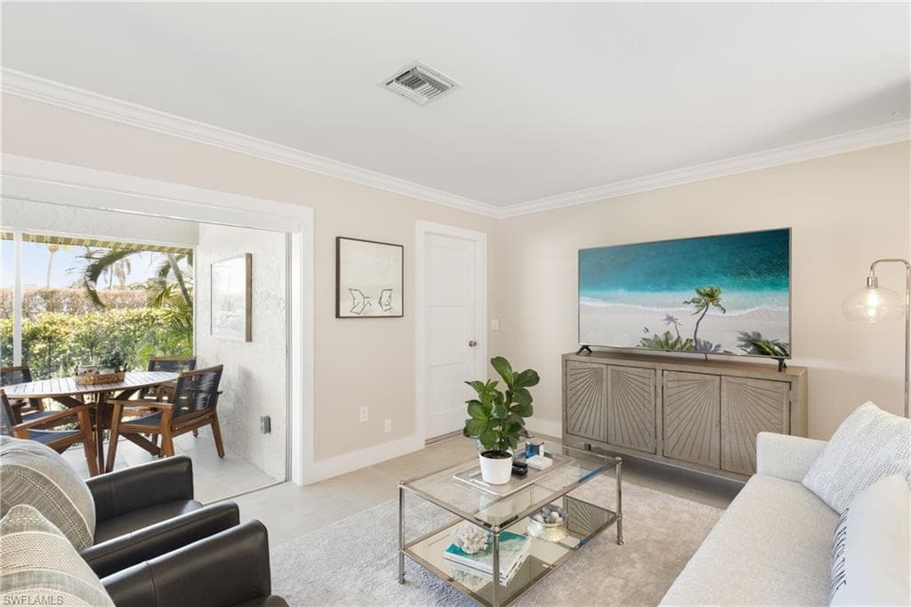 260 Lanchester Ct 36, Naples, FL 34112-8