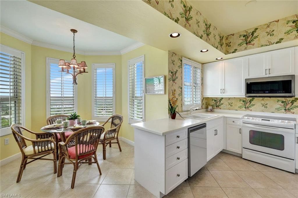 325 Dunes Blvd 1007, Naples, FL 34110-11