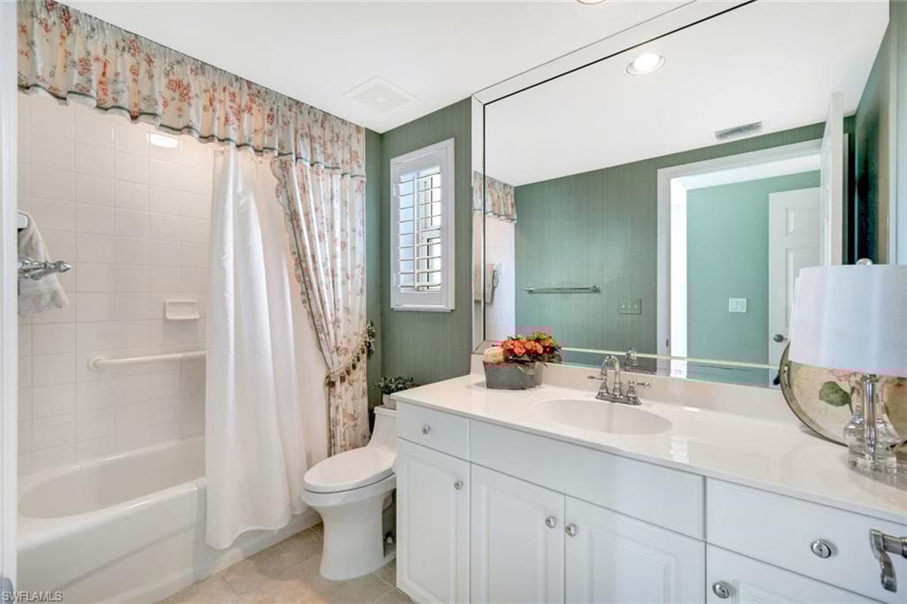 325 Dunes Blvd 1007, Naples, FL 34110-20
