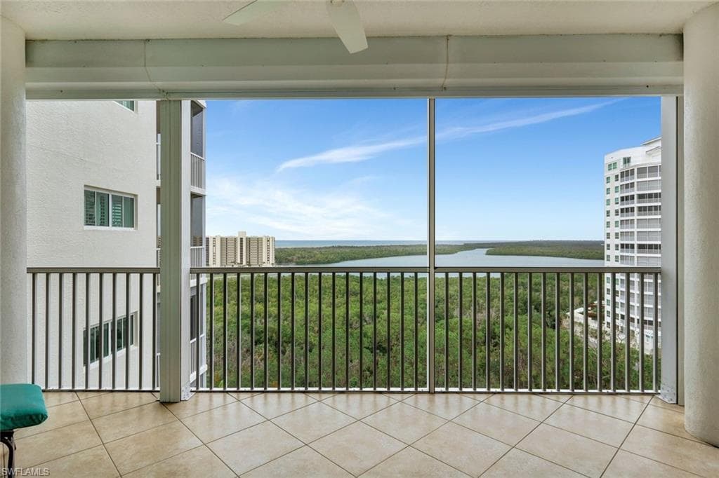 325 Dunes Blvd 1007, Naples, FL 34110-24