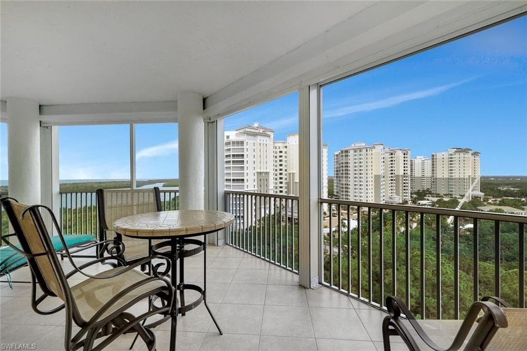325 Dunes Blvd 1007, Naples, FL 34110-26