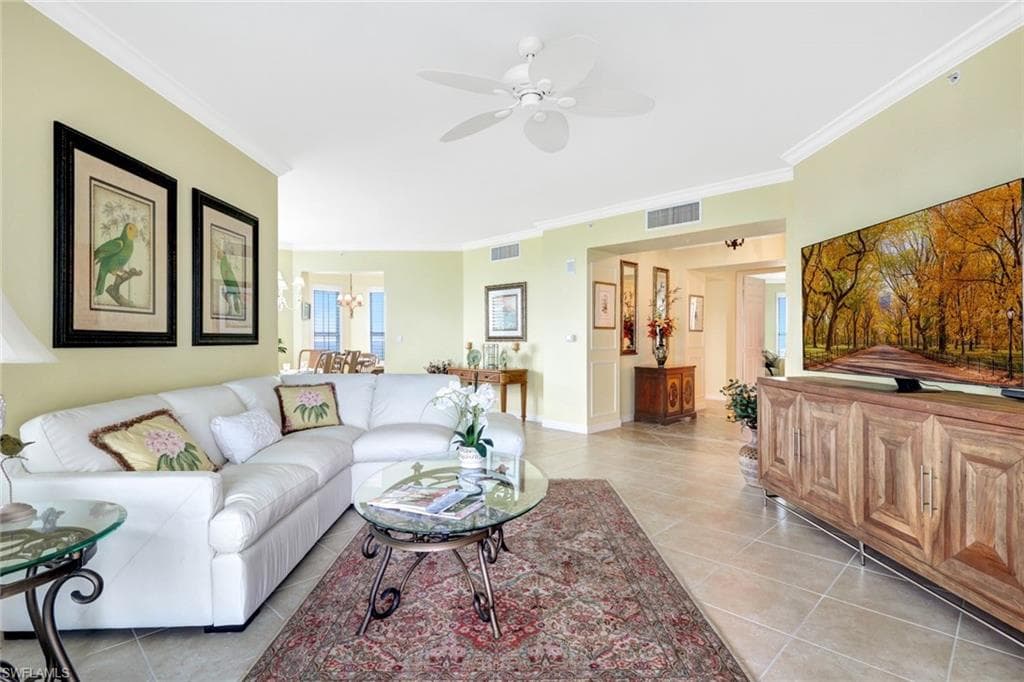 325 Dunes Blvd 1007, Naples, FL 34110-5