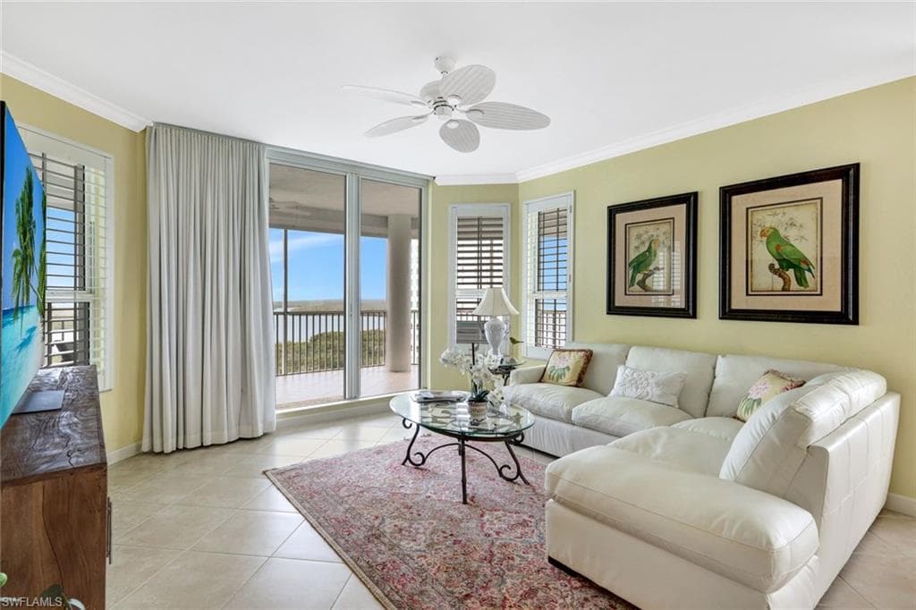 325 Dunes Blvd 1007, Naples, FL 34110-8