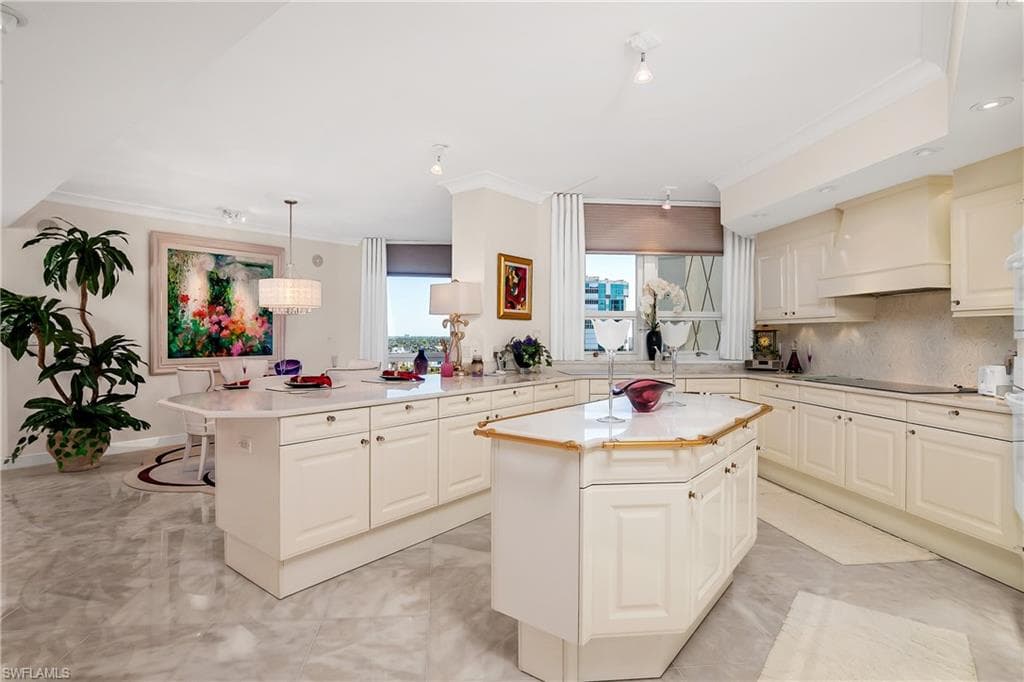 4021 Gulf Shore Blvd N 903, Naples, FL 34103-18