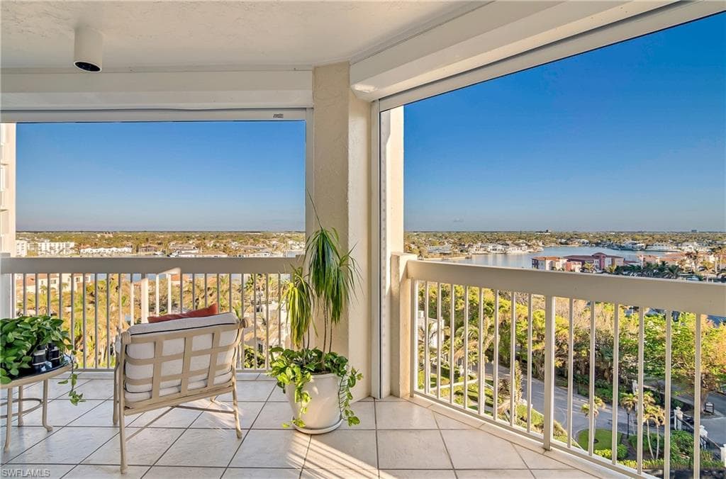 4021 Gulf Shore Blvd N 903, Naples, FL 34103-41
