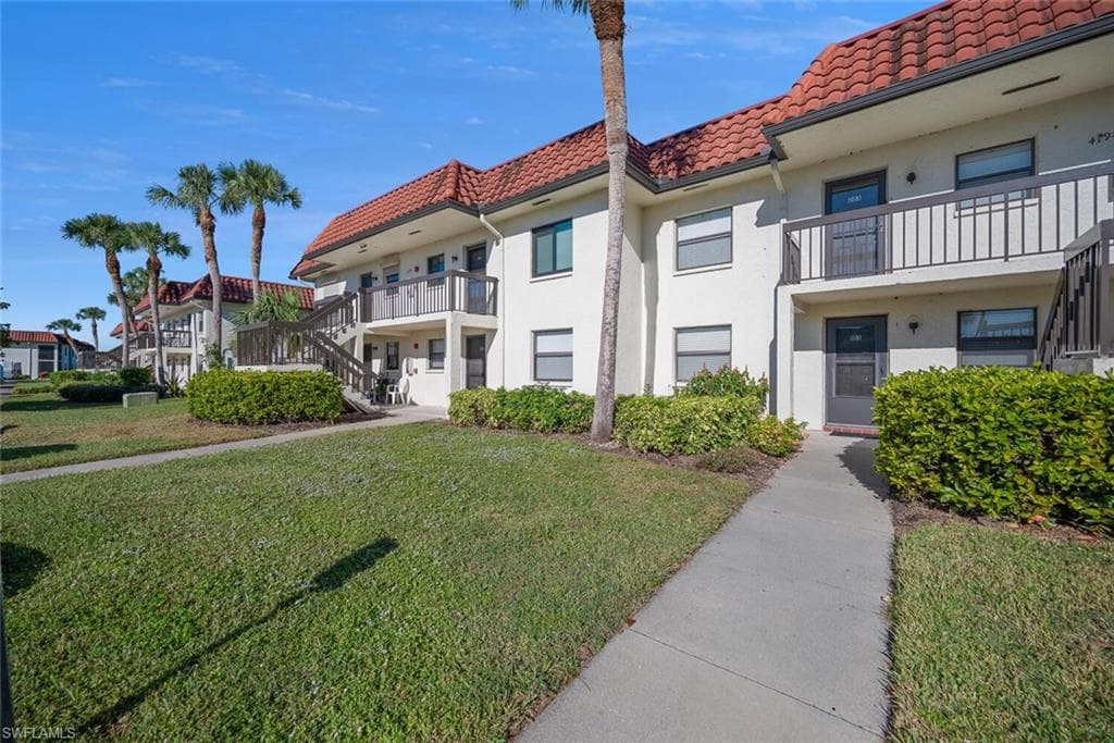 4198 27th Ct SW 103, Naples, FL 34116-10