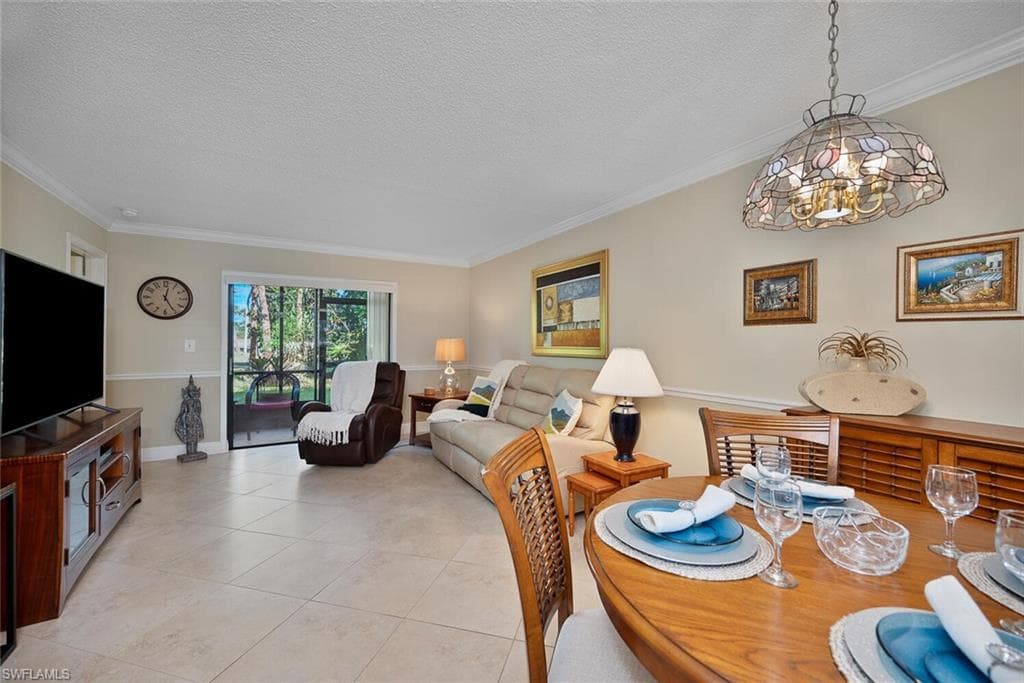 4198 27th Ct SW 103, Naples, FL 34116-1