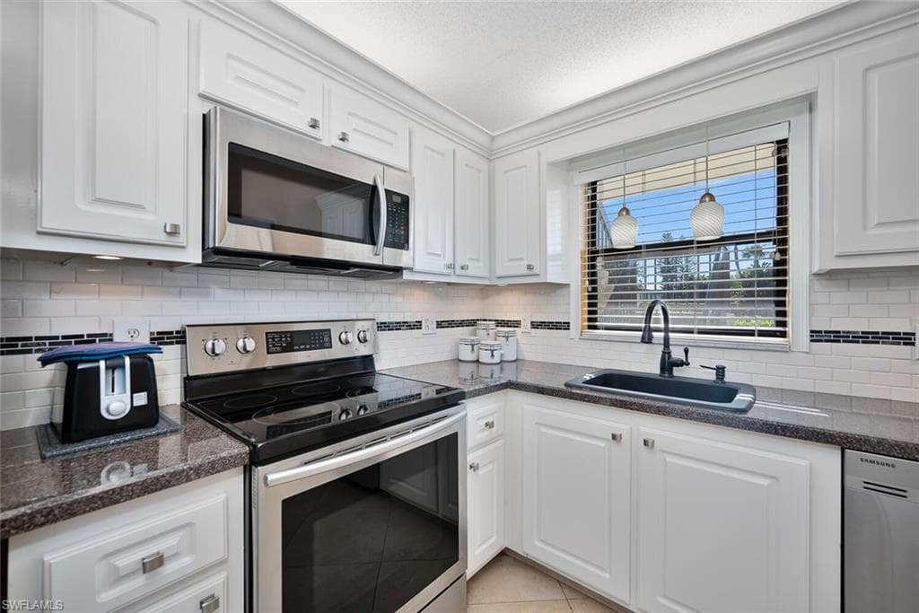 4198 27th Ct SW 103, Naples, FL 34116-5