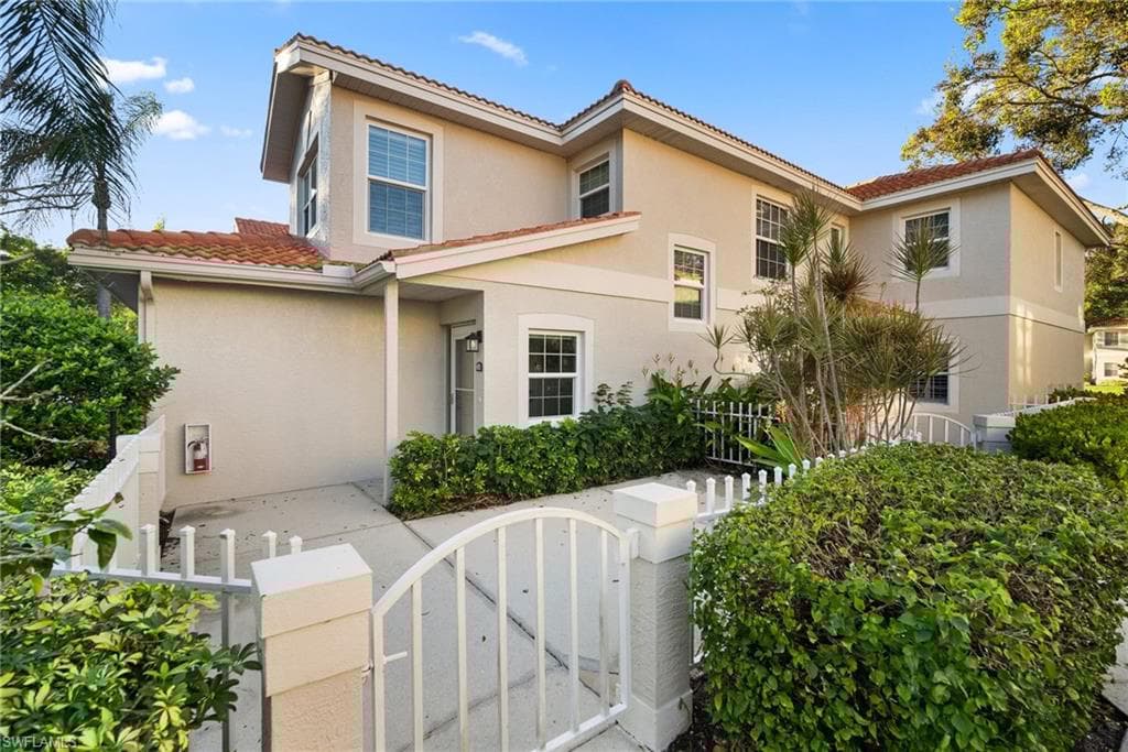 2436 Orchid Bay Dr G-204, Naples, FL 34109-14