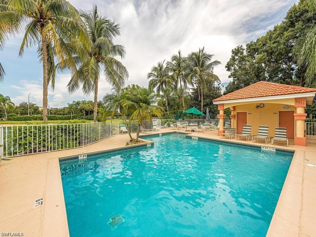 2436 Orchid Bay Dr G-204, Naples, FL 34109-38