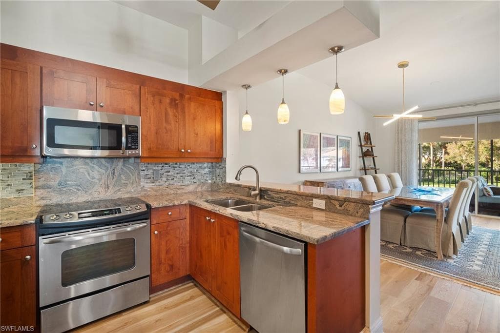 2436 Orchid Bay Dr G-204, Naples, FL 34109-7
