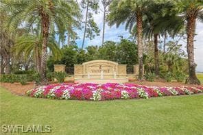 8247 Parkstone Pl 305, Naples, FL 34120-4