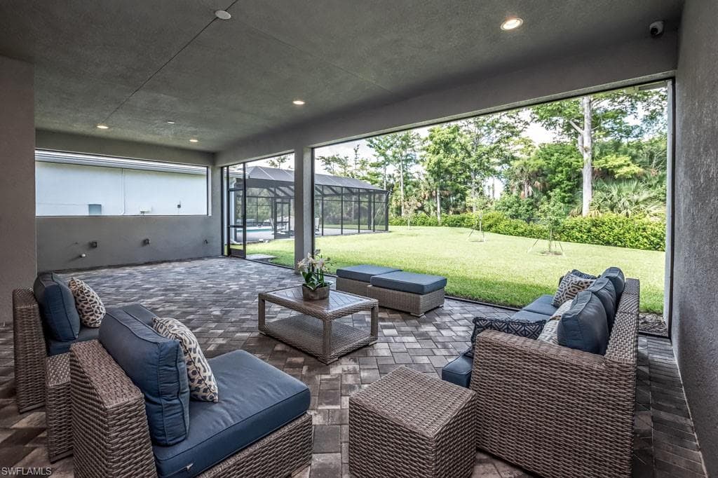 12069 Mimosa St, Naples, FL 34120-4