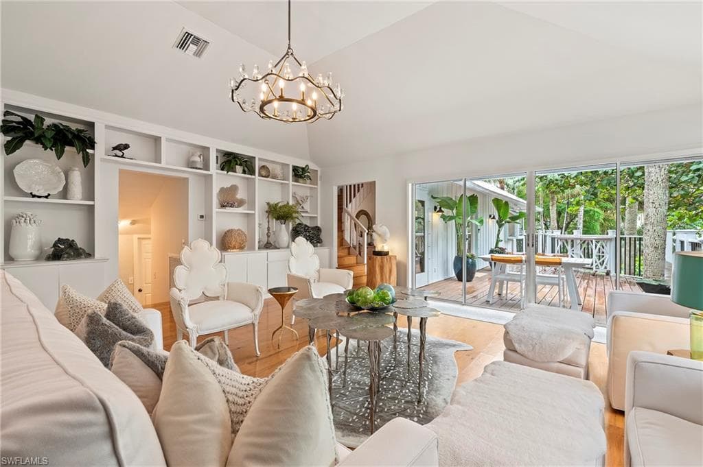 61 12th Ave S, Naples, FL 34102-14