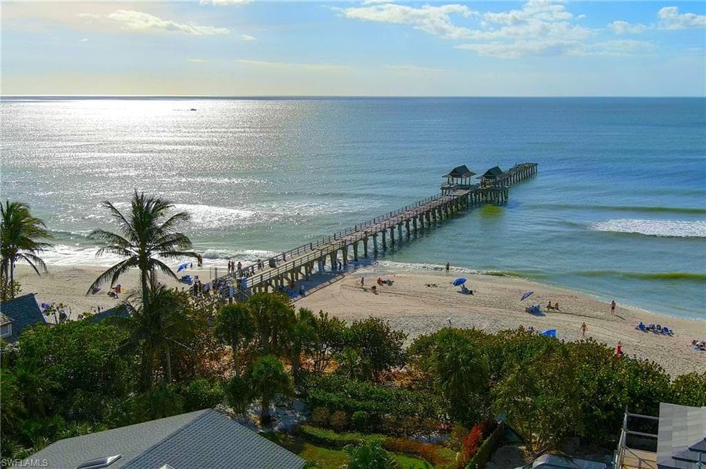 61 12th Ave S, Naples, FL 34102-1