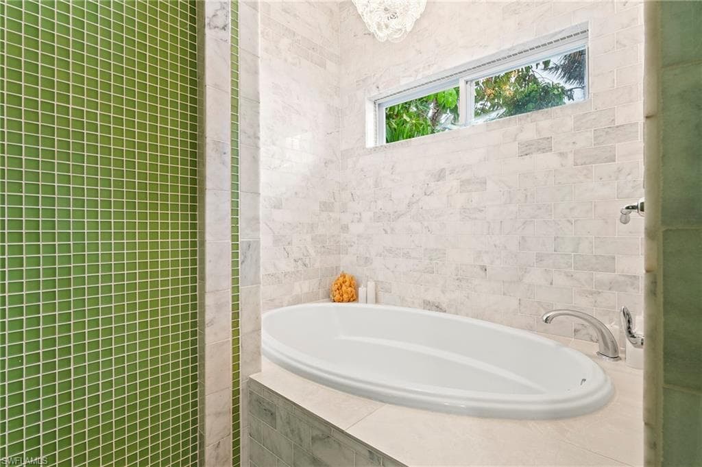 61 12th Ave S, Naples, FL 34102-19
