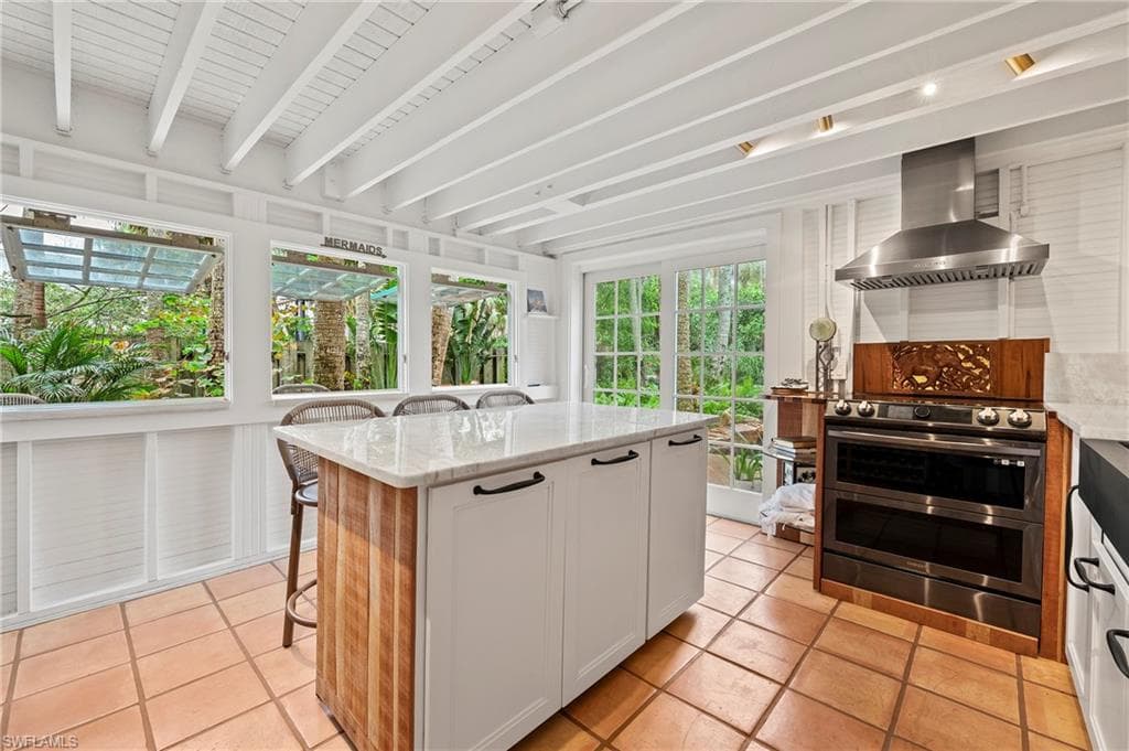 61 12th Ave S, Naples, FL 34102-29