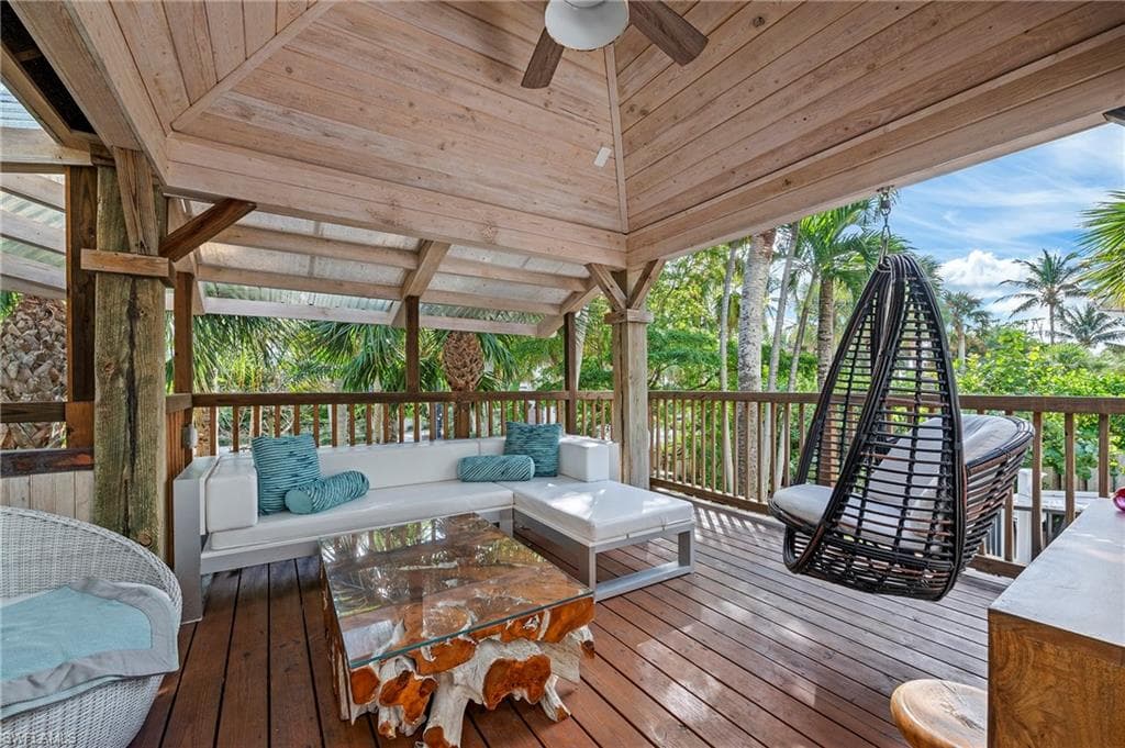 61 12th Ave S, Naples, FL 34102-34