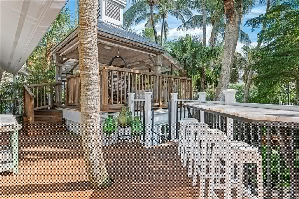 61 12th Ave S, Naples, FL 34102-35
