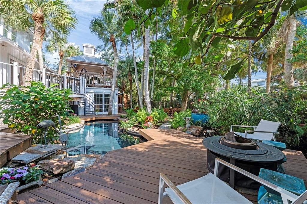 61 12th Ave S, Naples, FL 34102-37