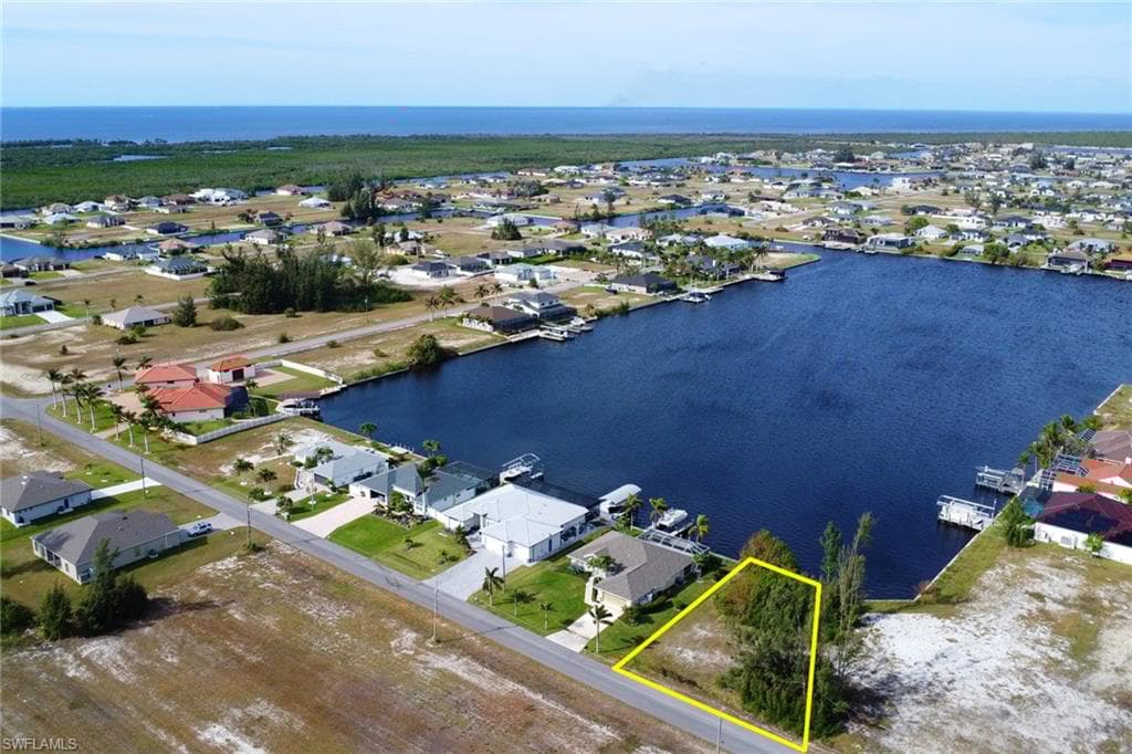 4323 28th St, Cape Coral, FL 33993-3