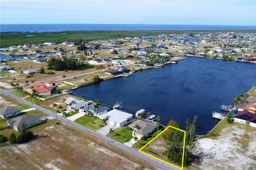 4323 28th St, Cape Coral, FL 33993-3