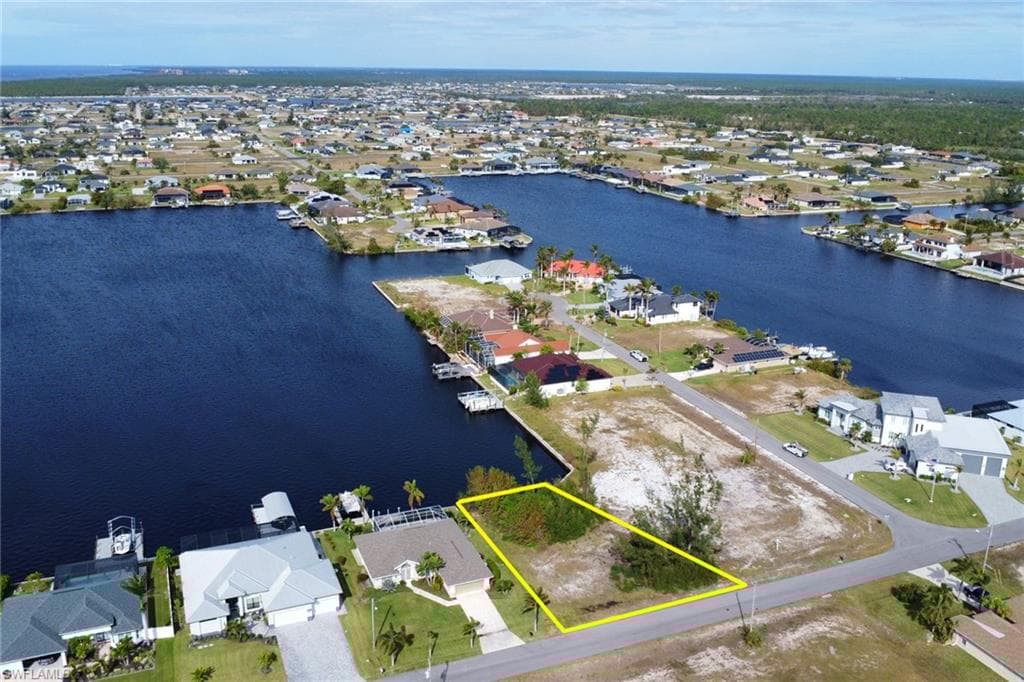 4323 28th St, Cape Coral, FL 33993-7