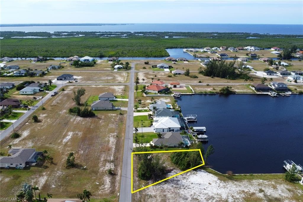 4323 28th St, Cape Coral, FL 33993-8