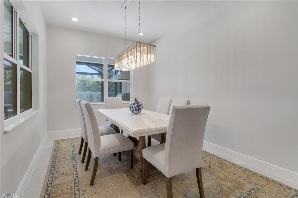 9252 Cayman Dr, Naples, FL 34114-8