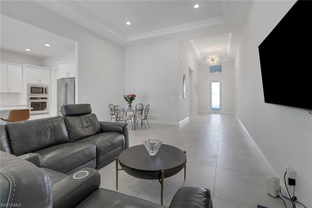 9252 Cayman Dr, Naples, FL 34114-11