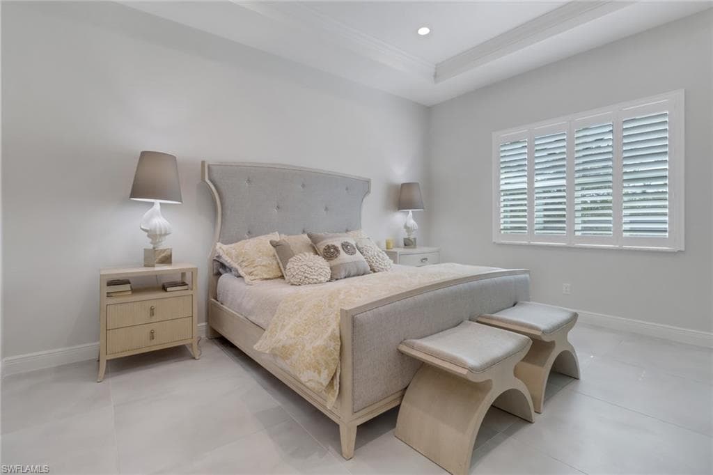 9252 Cayman Dr, Naples, FL 34114-13