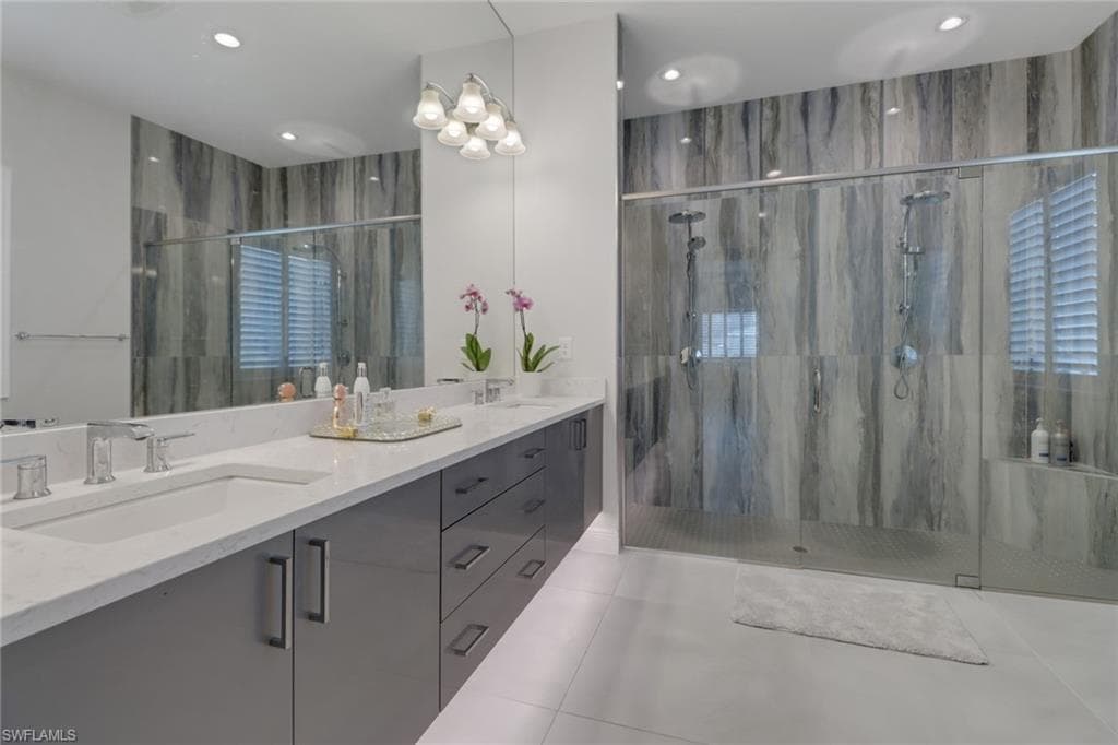 9252 Cayman Dr, Naples, FL 34114-16