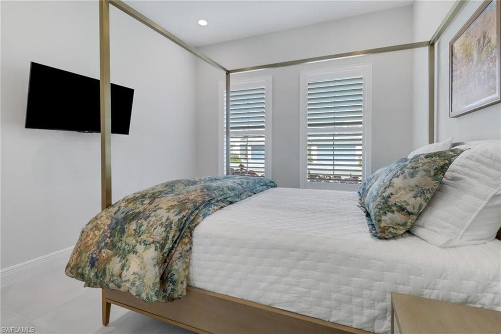 9252 Cayman Dr, Naples, FL 34114-19