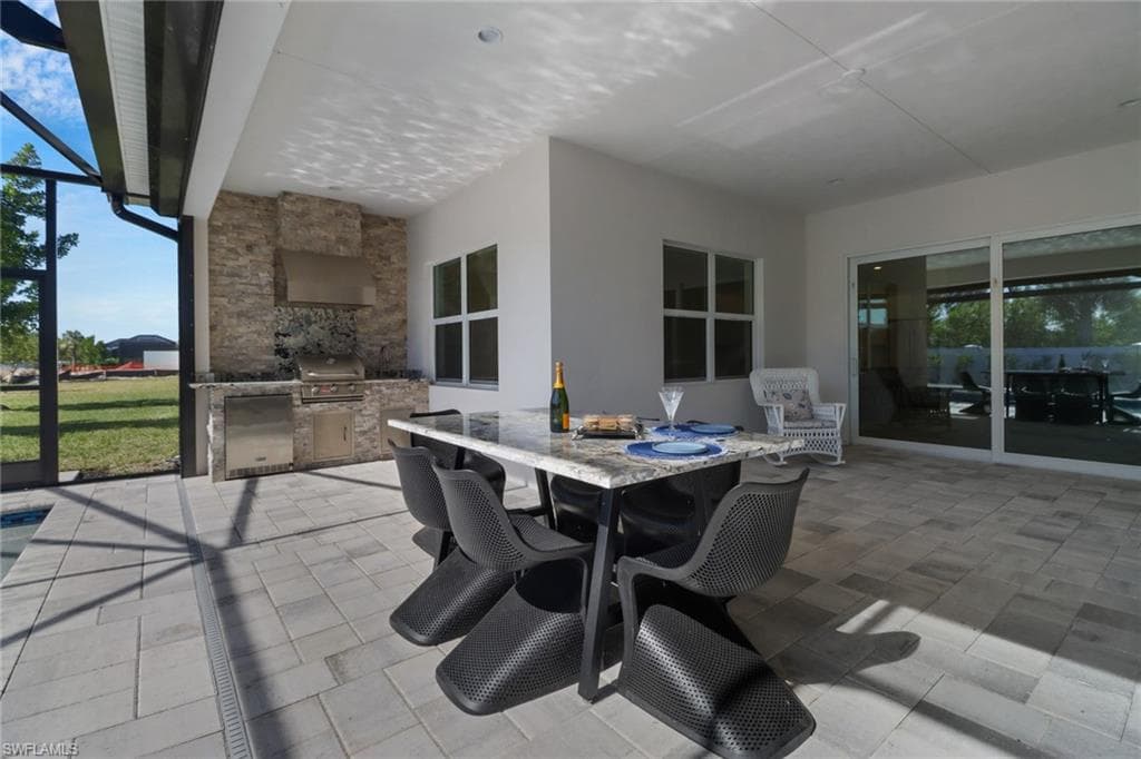 9252 Cayman Dr, Naples, FL 34114-26