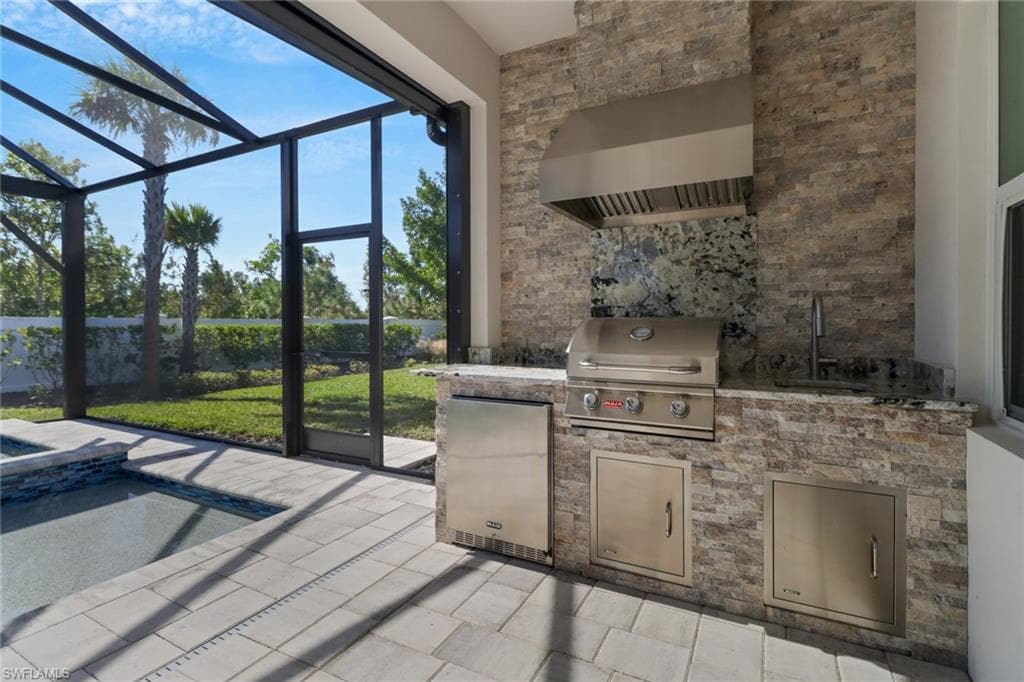 9252 Cayman Dr, Naples, FL 34114-27